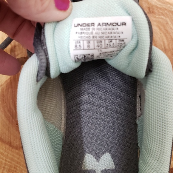 💞Women's Under Armour T-Shoes💞 - Picture 6 of 6